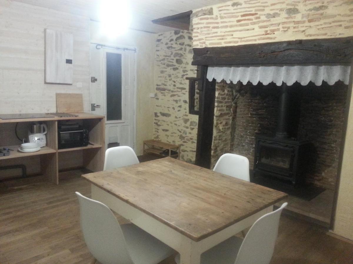 Chaleureuse Petite Maison Avec Jardin Holiday home Gagnac-sur-Cere